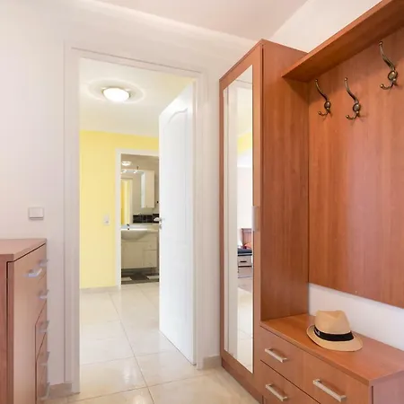 Apartment Zaja
